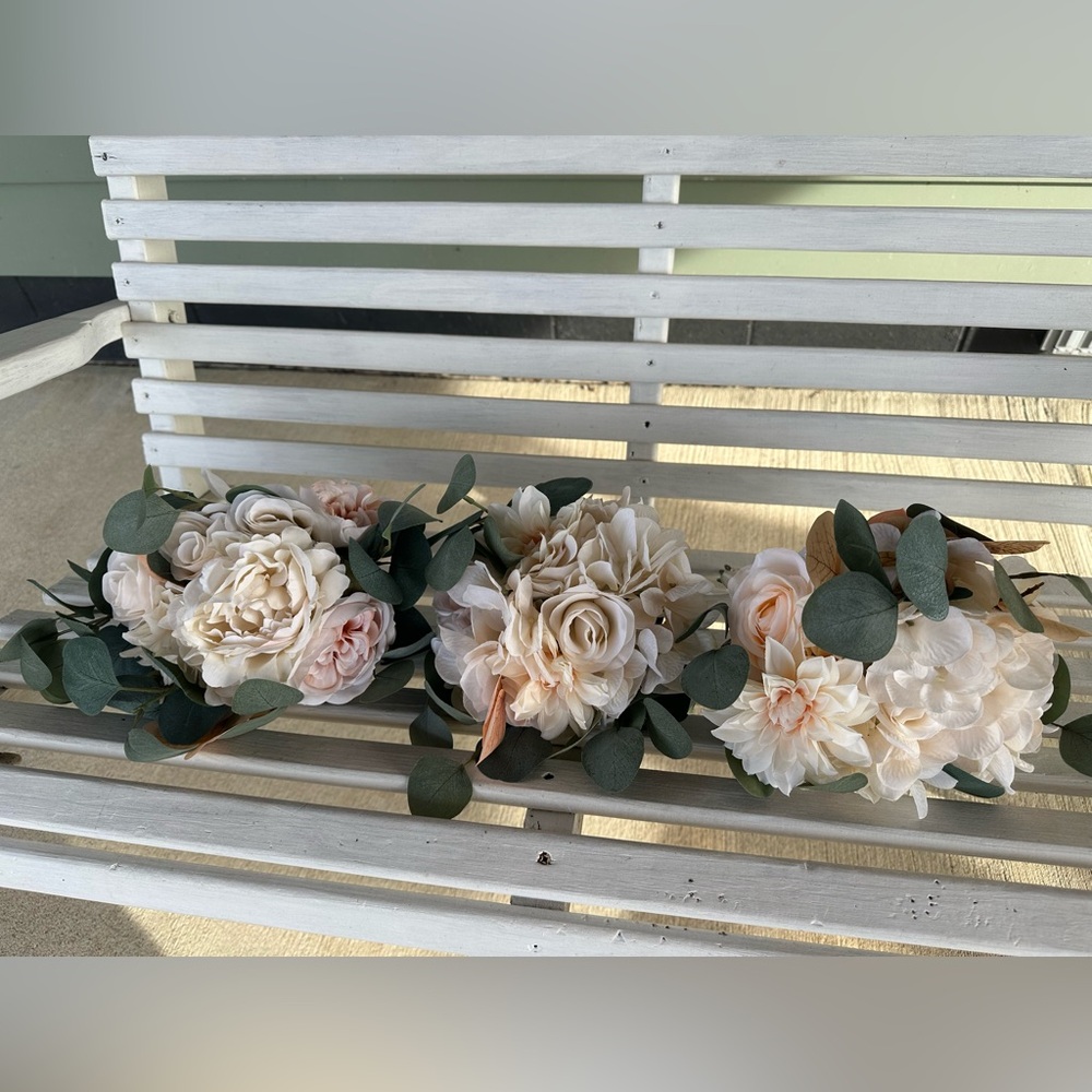 Neutral Tone Bridal Bouquets - Picture 13 of 14